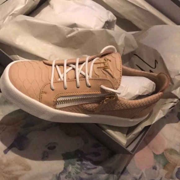 giuseppe tennis shoes